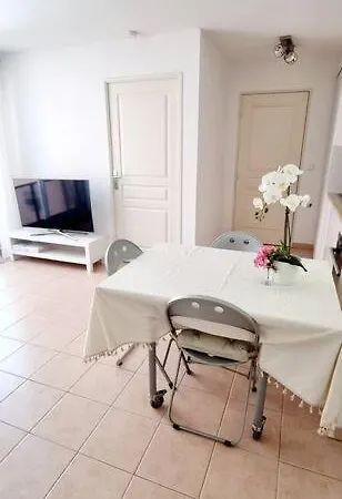 2 Pieces מנטון